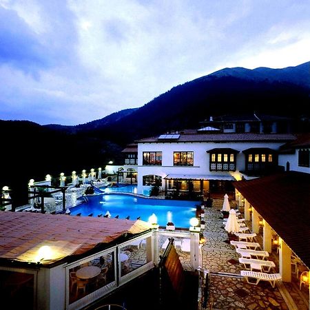 קרפניסיון Hotel Spa Montana מראה חיצוני תמונה
