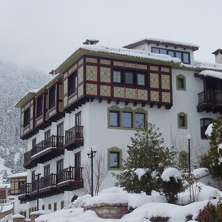 קרפניסיון Hotel Spa Montana מראה חיצוני תמונה