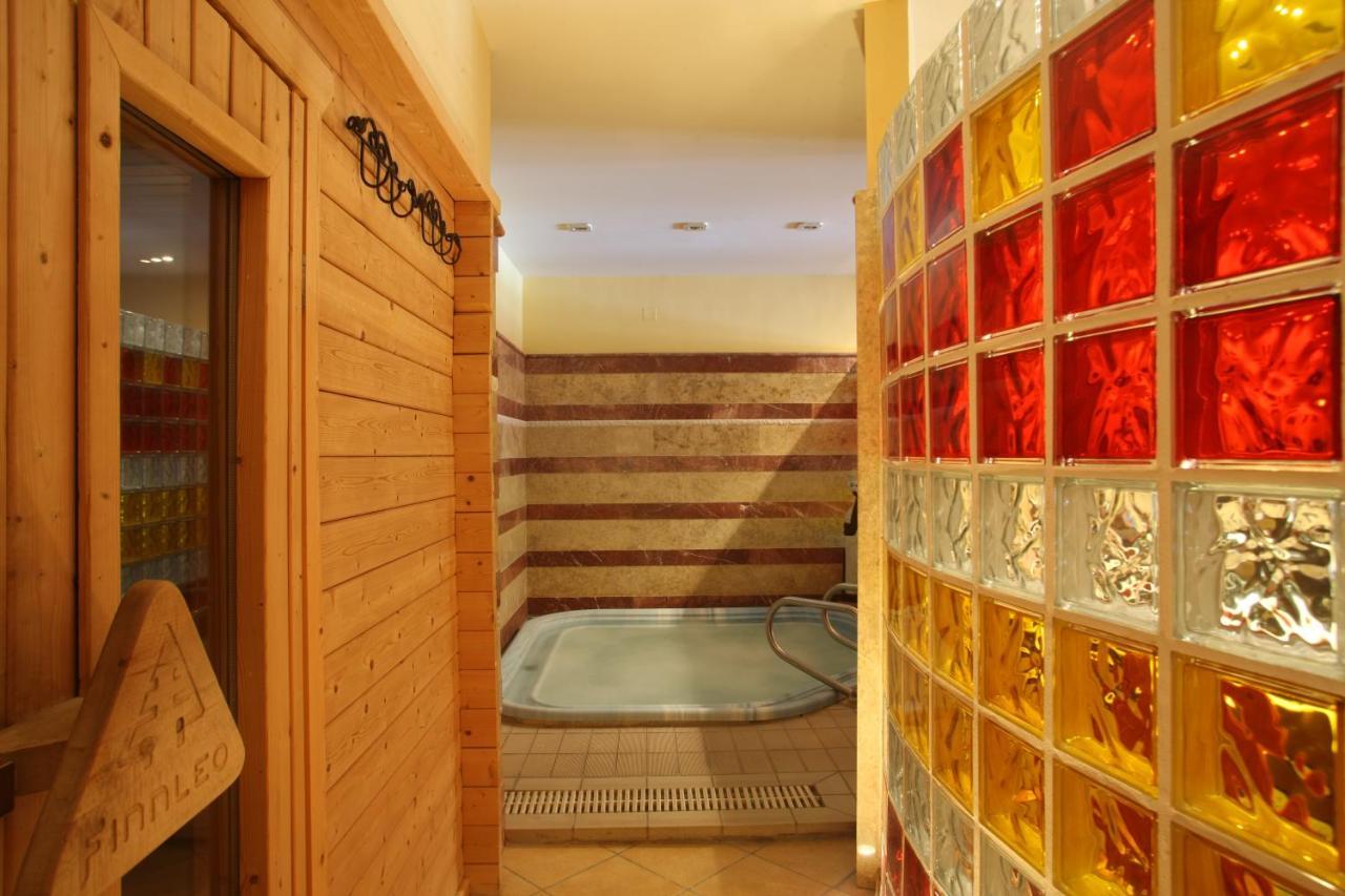 קרפניסיון Hotel Spa Montana מראה חיצוני תמונה