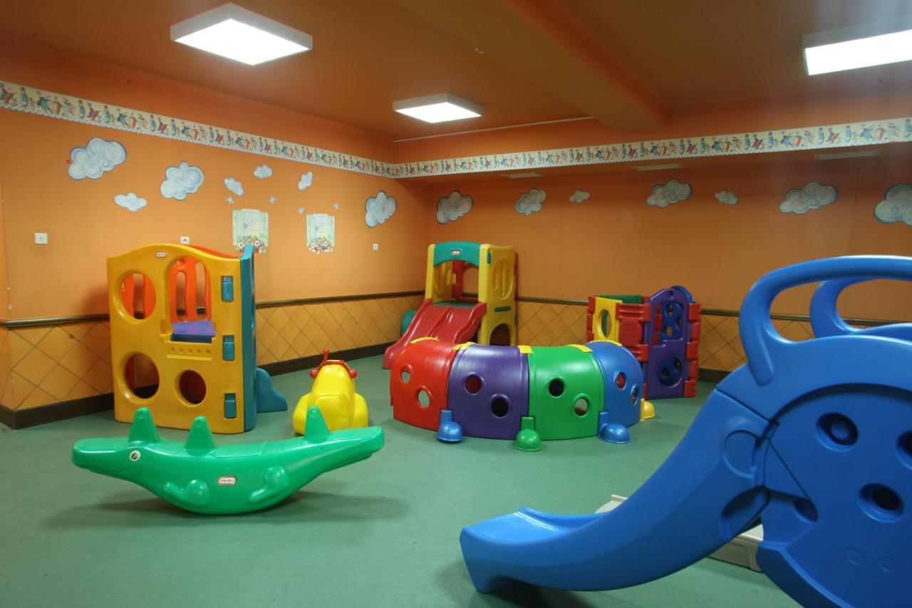 קרפניסיון Hotel Spa Montana מראה חיצוני תמונה