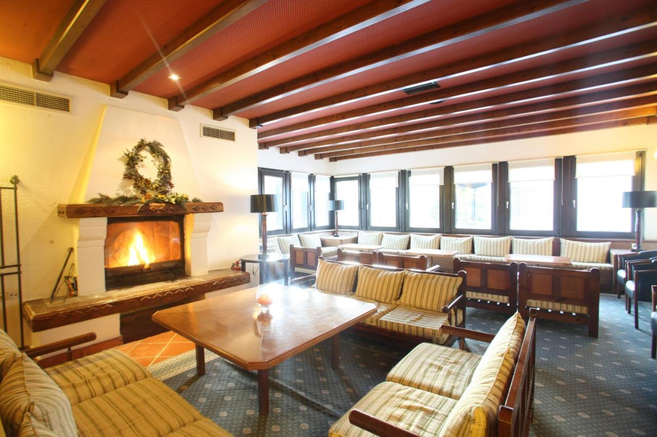 קרפניסיון Hotel Spa Montana מראה חיצוני תמונה