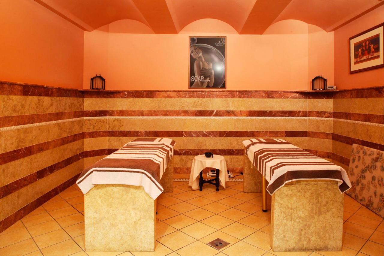 קרפניסיון Hotel Spa Montana מראה חיצוני תמונה