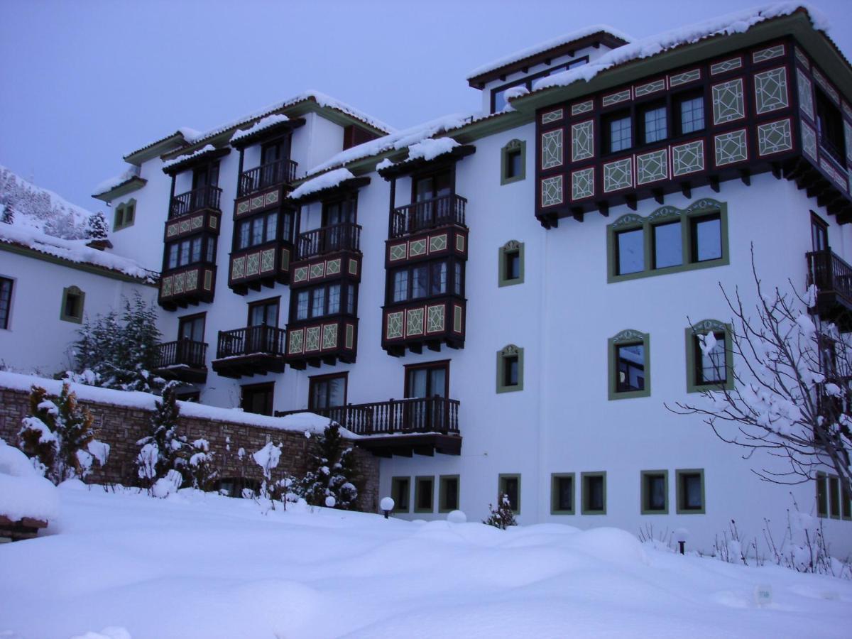 קרפניסיון Hotel Spa Montana מראה חיצוני תמונה