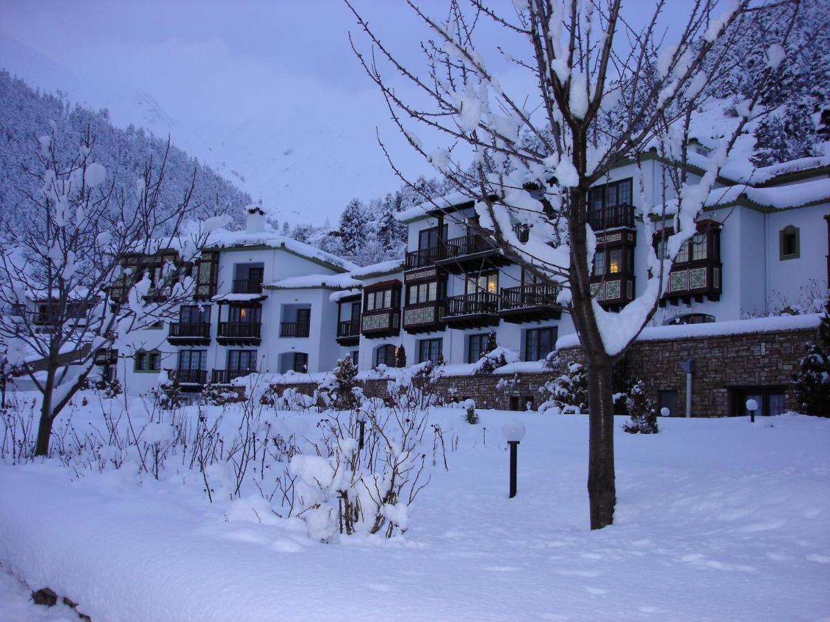 קרפניסיון Hotel Spa Montana מראה חיצוני תמונה