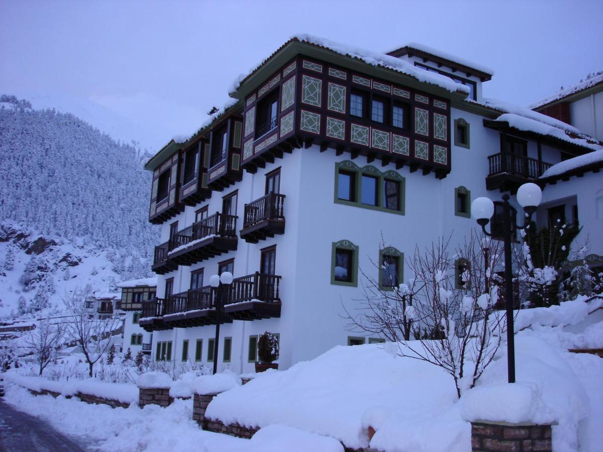 קרפניסיון Hotel Spa Montana מראה חיצוני תמונה