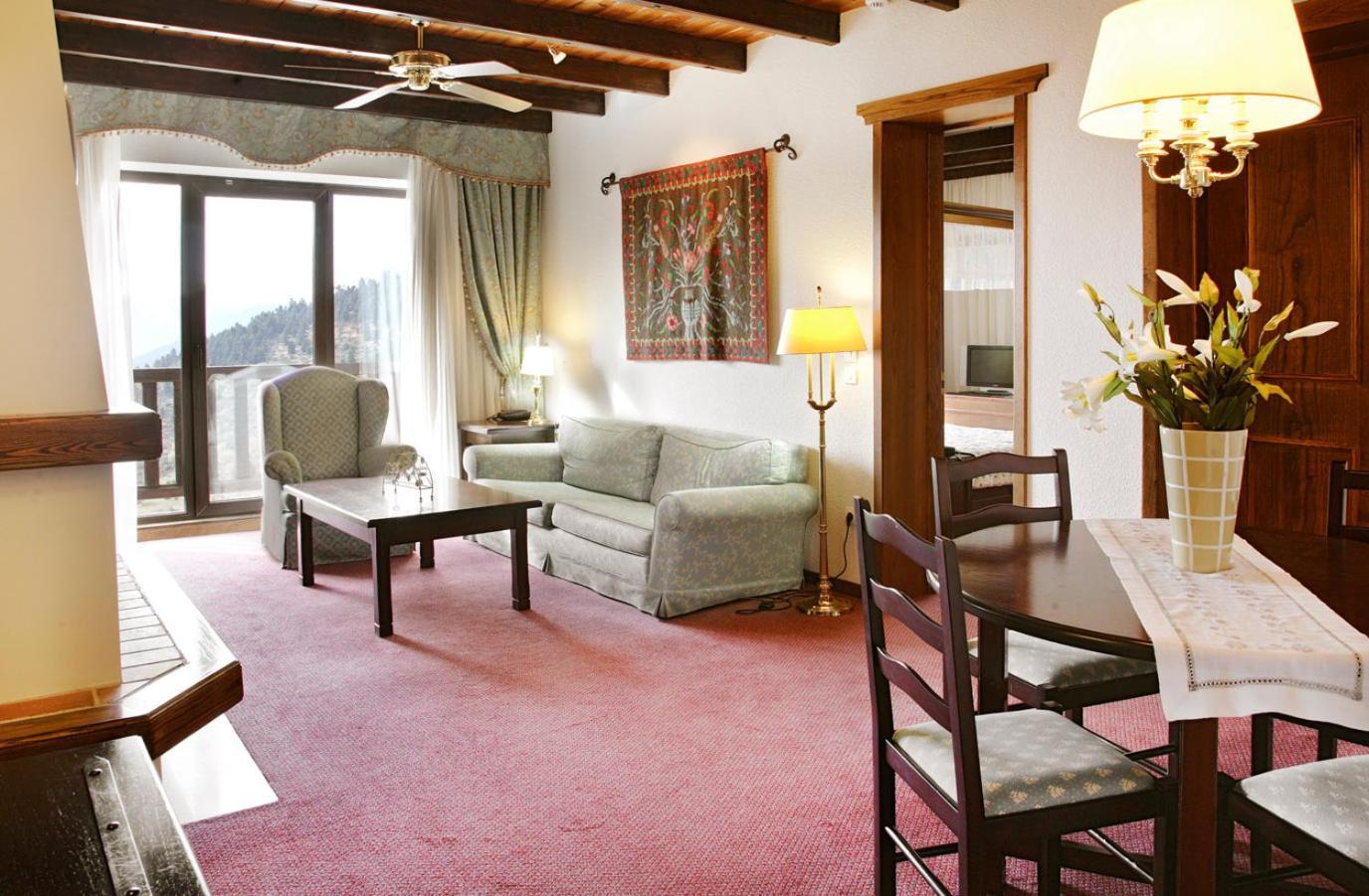 קרפניסיון Hotel Spa Montana מראה חיצוני תמונה