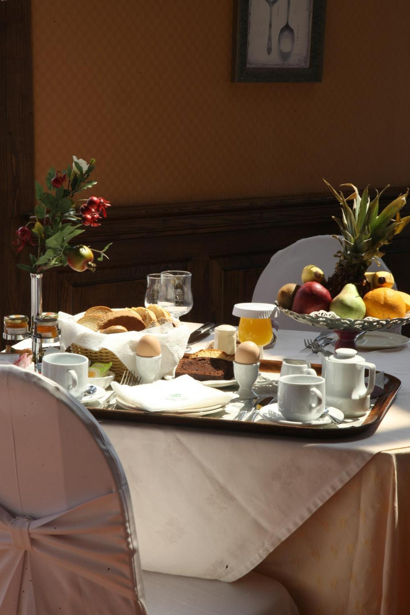קרפניסיון Hotel Spa Montana מראה חיצוני תמונה