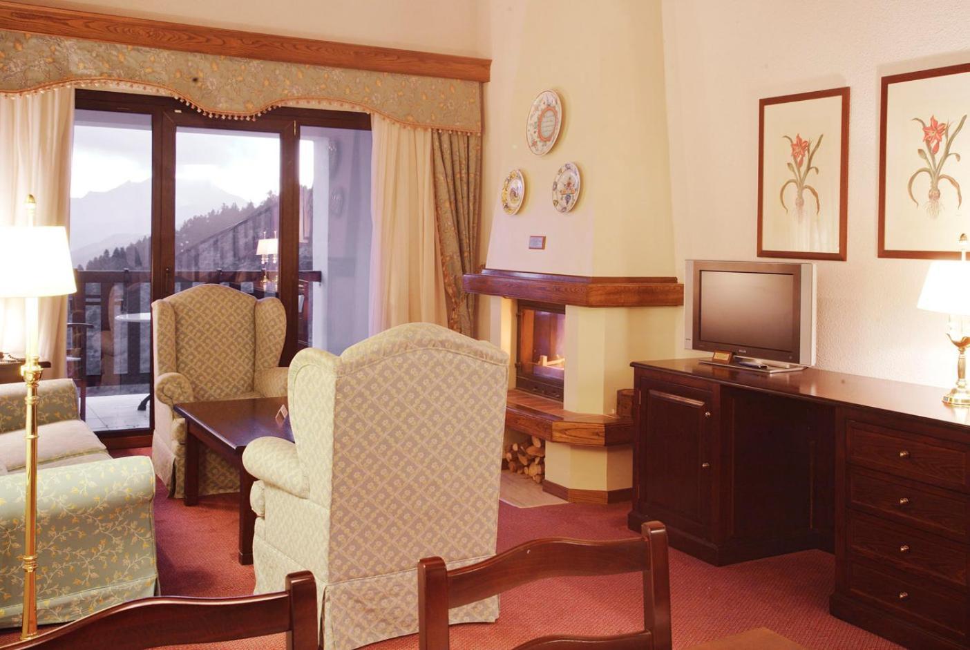 קרפניסיון Hotel Spa Montana מראה חיצוני תמונה