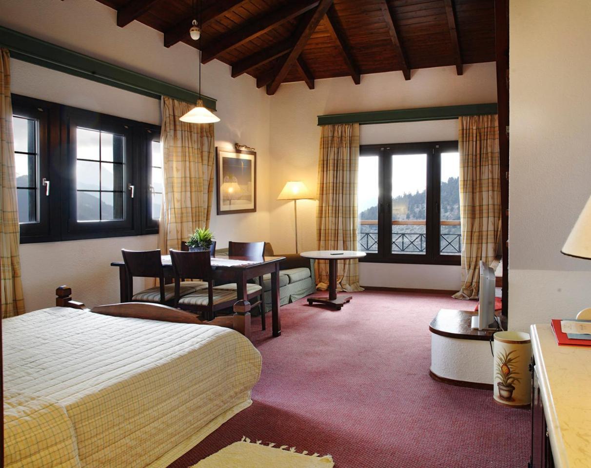 קרפניסיון Hotel Spa Montana מראה חיצוני תמונה