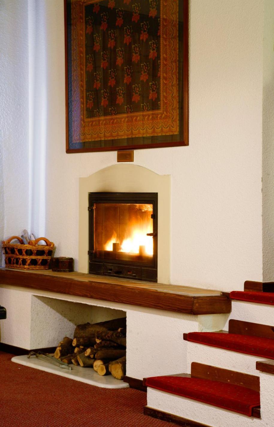 קרפניסיון Hotel Spa Montana מראה חיצוני תמונה