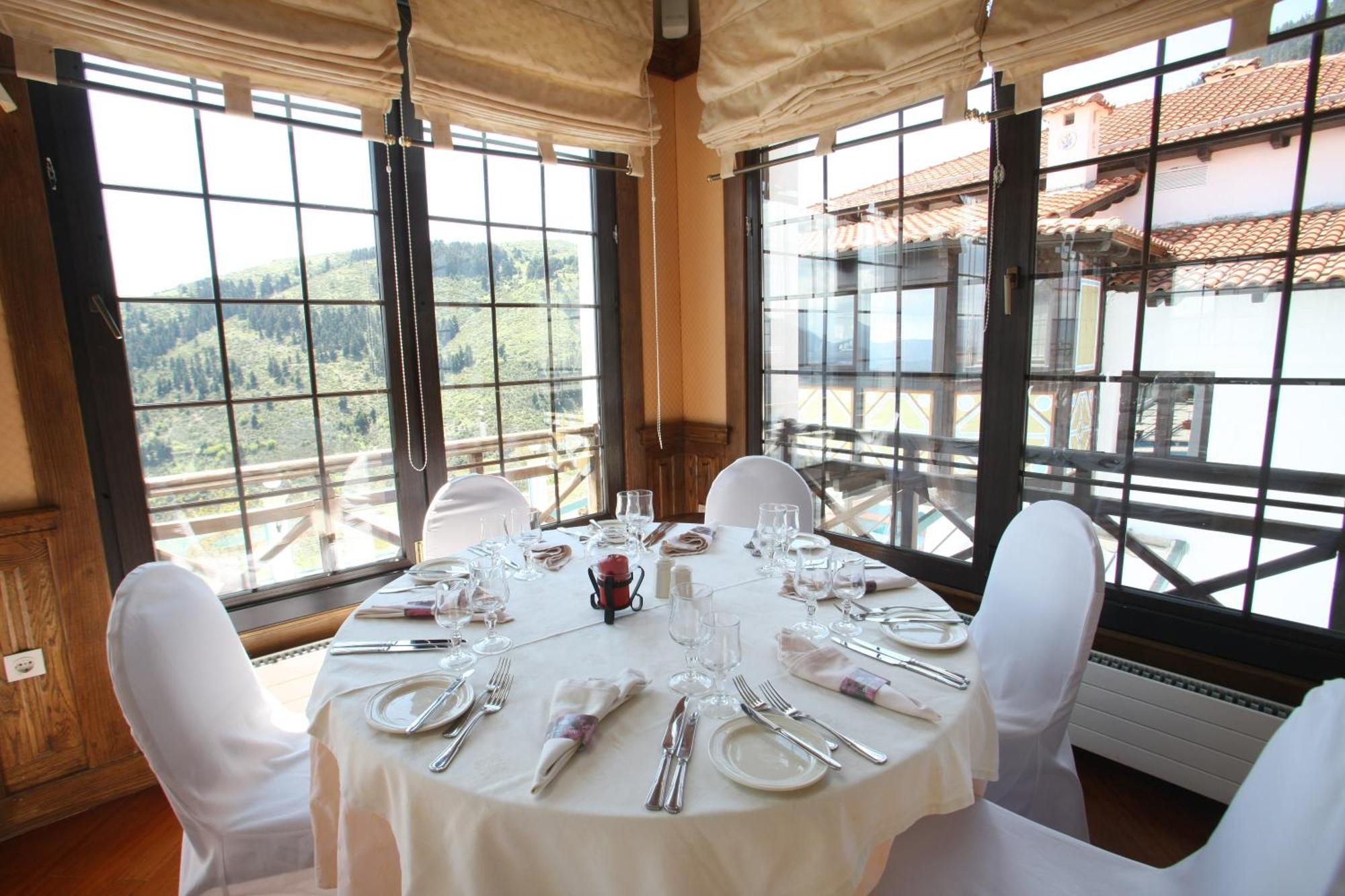 קרפניסיון Hotel Spa Montana מראה חיצוני תמונה